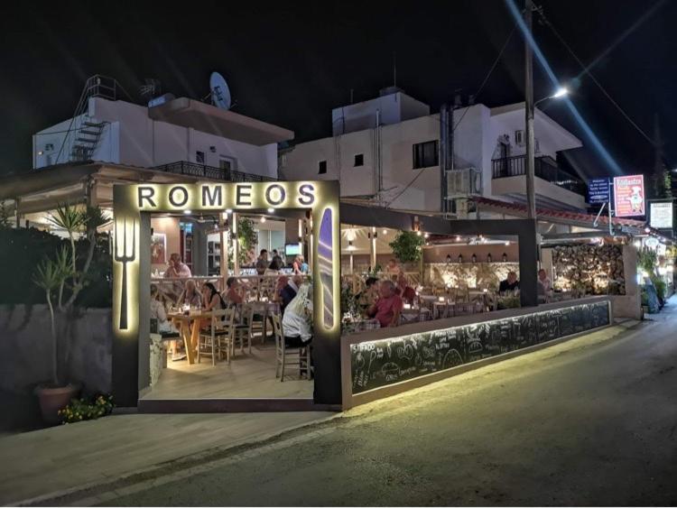 Romeos Studios Agia Marina エクステリア 写真